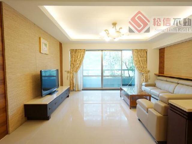 Songshan - No. XX, Qingcheng Street, Songshan District, Taipei City, Taiwan 105 01