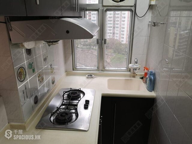 Ngau Tau Kok - Lee Kee Building 01