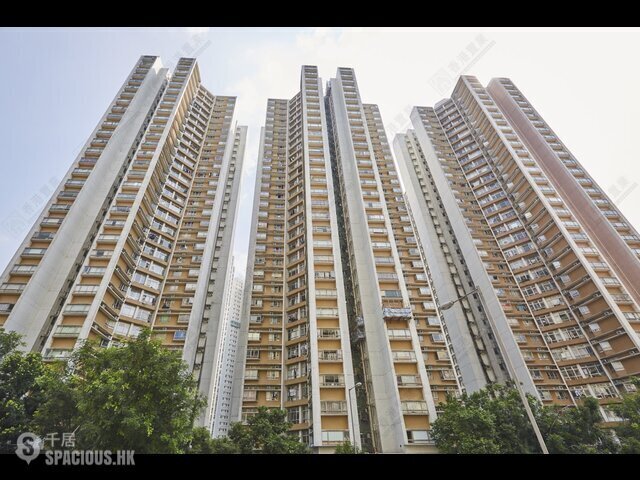 Ap Lei Chau - South Horizons Phase 2 Yee Lok Court (Block 13) 01