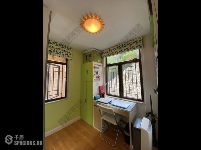 Pok Fu Lam - Chi Fu Fa Yuen Phase 2 Fu Sing Yuen (Block H13) 01