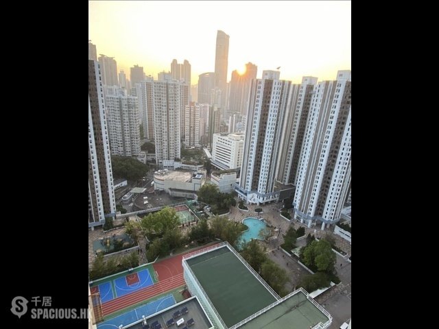 Tsuen Wan - Luk Yeung Sun Chuen 01