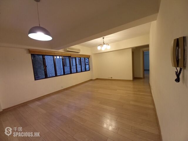 Prince Edward - Fortune Court 01