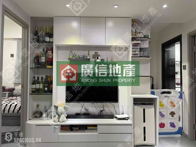 Mong Kok - Kam Wah Building 01
