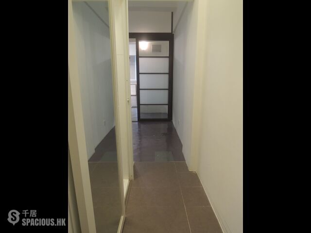 Sai Ying Pun - 201, Des Voeux Road West 01