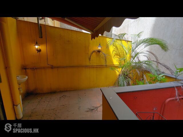 Central - 17, Li Yuen Street East 01