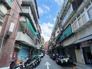 Zhongshan - X Alley 3, Lane 115, Section 2, Zhongshan North Road, Zhongshan, Taipei 16