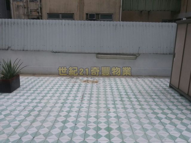 Tai Wai - Hong Lok Building (House) 01