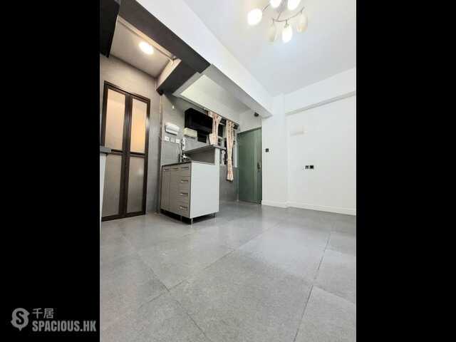 North Point - Pak Kok Building 01