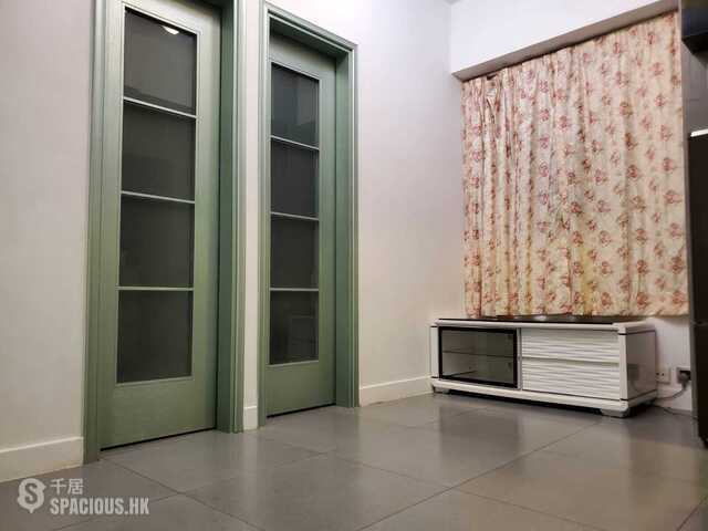 North Point - Pak Kok Building 01