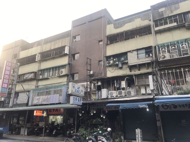 Xinyi - No. XXX, Zhongpo South Road, Xinyi District, Taipei City, Taiwan 110 01