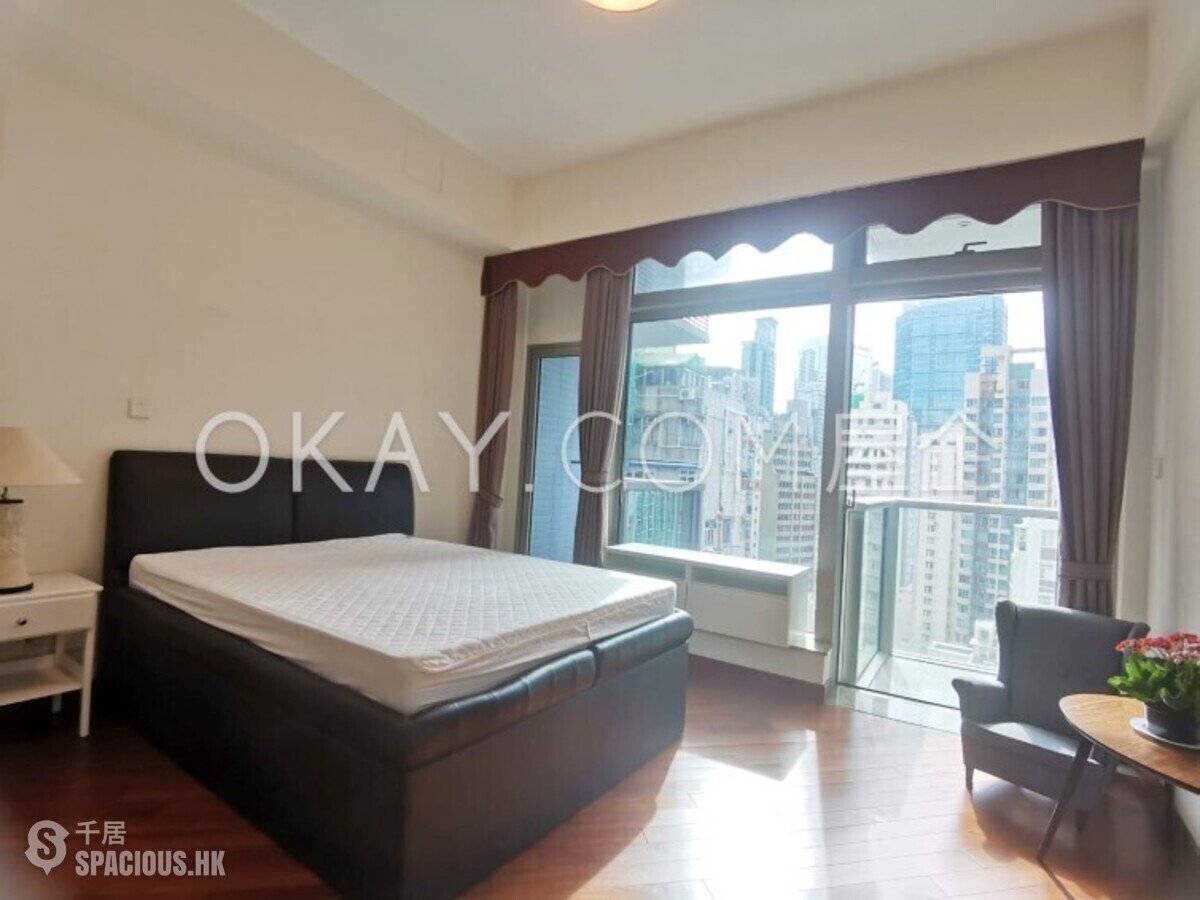 Wan Chai - The Avenue 01