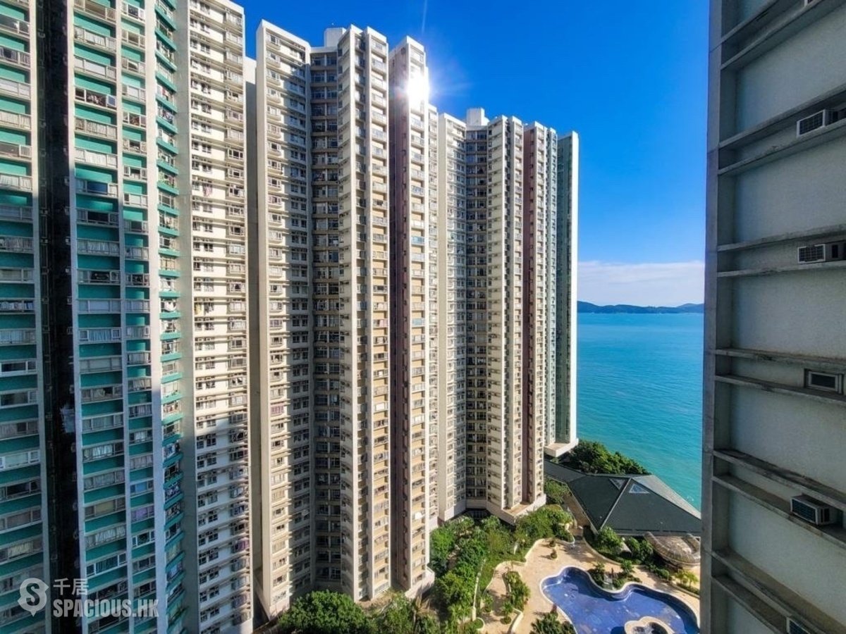 Ap Lei Chau - South Horizons Phase 2 Yee King Court (Block 8) 01