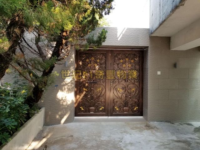 Sha Tin - Conifer Lodge 01