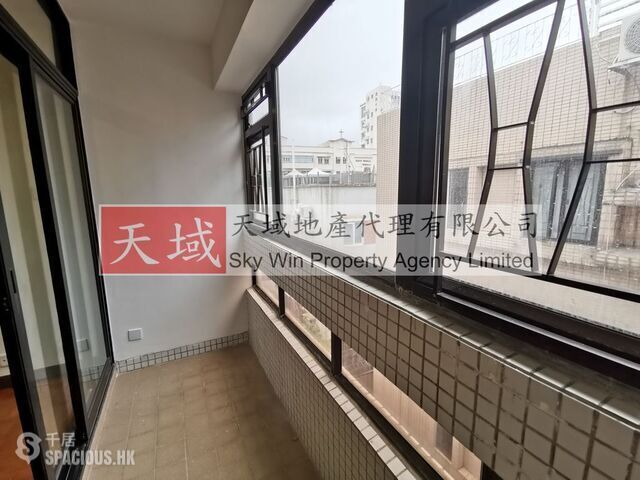 Yau Yat Chuen - Kimont Court 01