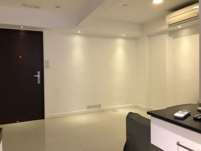 Wan Chai - Wing Lee Building 01