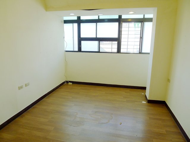 Xinyi - No. X, Alley 43, Lane 300, Fude Street, Xinyi District, Taipei City, Taiwan 110 01