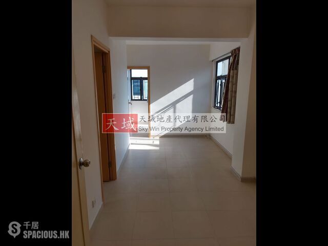 Sham Shui Po - Silver Bright Building 01