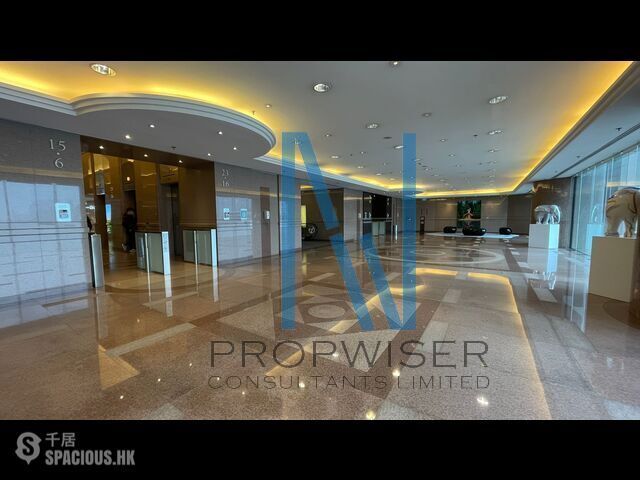 Tsim Sha Tsui - The Gateway Tower 5 01