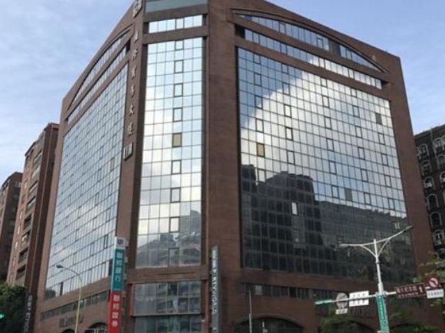 Daan - No. XXX, Section 1, Dunhua South Road, Da’an District, Taipei City, Taiwan 106 01