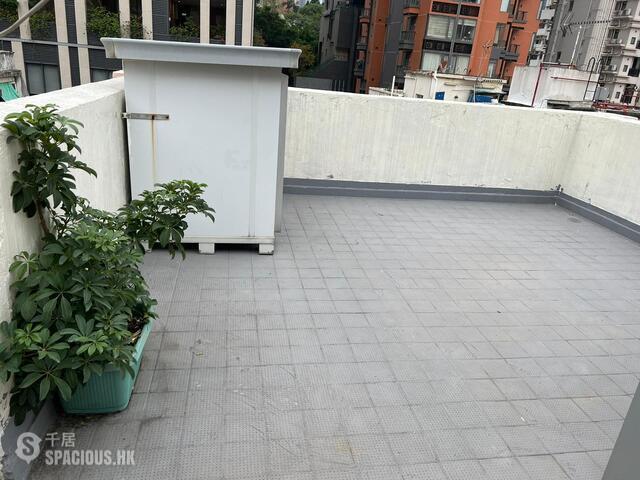 Tai Hang - Kam On Court 01