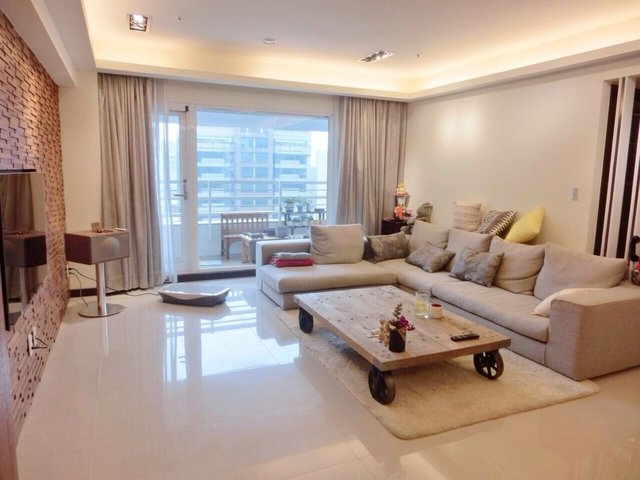 Xinyi - No. XXX, Section 6, Civic Blvd, Songshan District, Taipei City, Taiwan 105 01