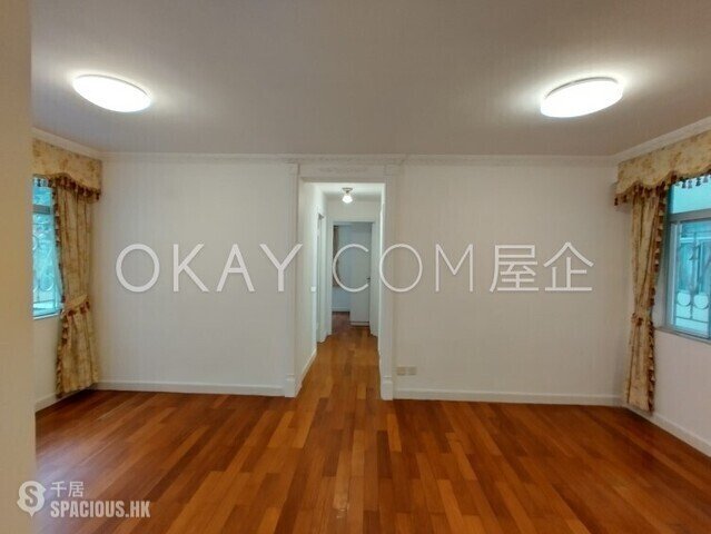 Beacon Hill - Merry Court 01