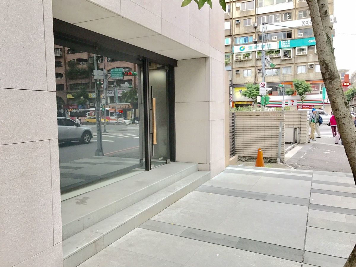 信义区 - 110台湾台北市信義區忠孝東路五段X號 01