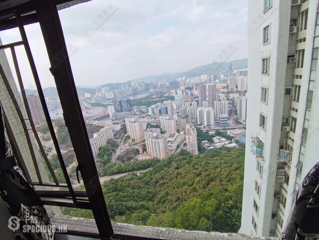 Kwai Chung - Wonderland Villas 01
