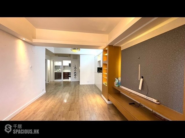 Ho Man Tin - Lung Cheung Building 01
