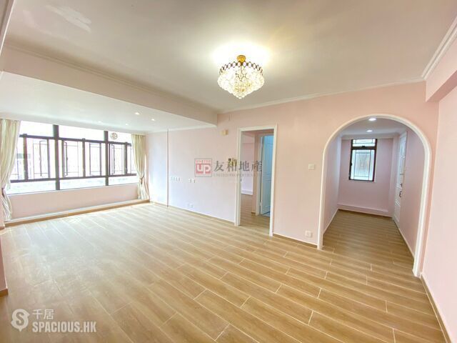 Yau Yat Chuen - Peony Court 01
