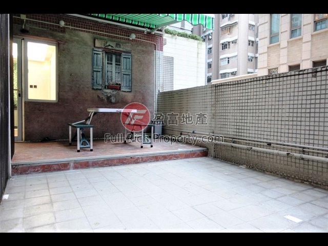 Wan Chai - 7, Tai Yuen Street 01