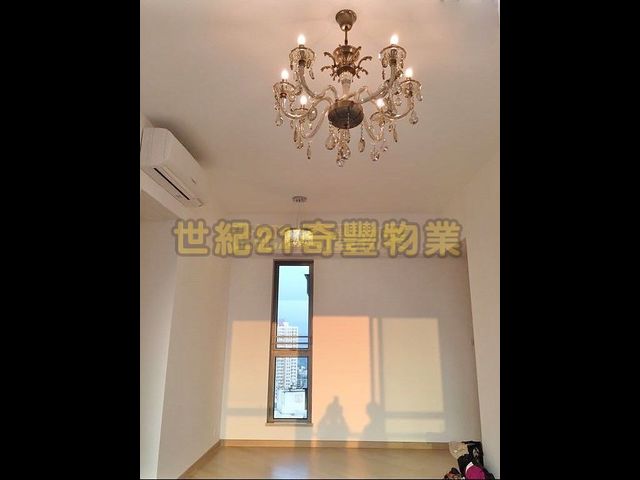 Luen Wo Hui - Mount One 01