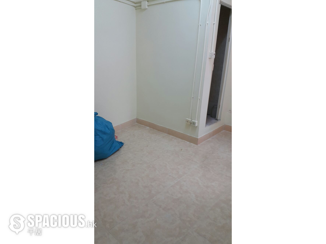 Wan Chai - Chuen Fung House 01