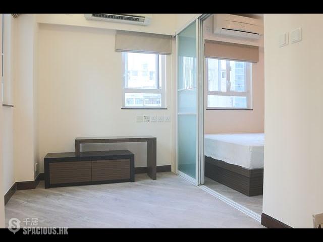 Central - 95, Wellington Street 01