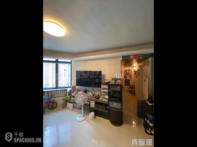Tseung Kwan O - Radiant Towers 01
