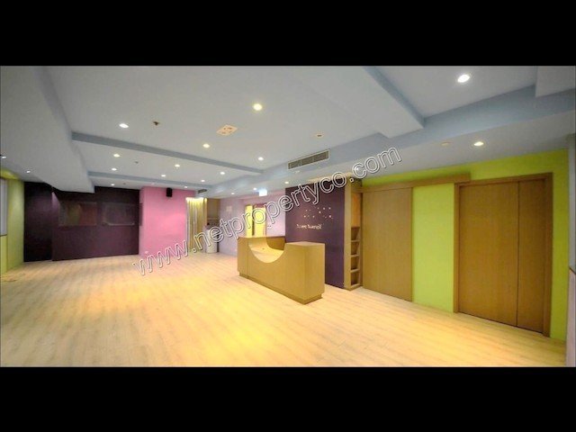Central - 9, Chiu Lung Street 01