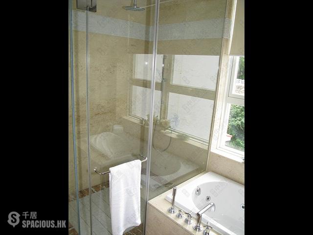 Chung Hom Kok - 30, Cape Road 01