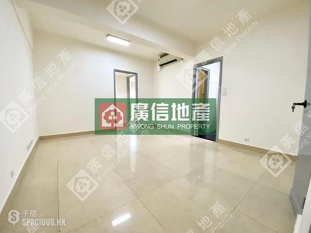 Mong Kok - Lung Ma Building 01