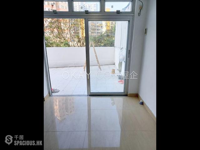 Shau Kei Wan - Tung Fai Building 01