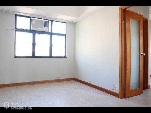 Wan Chai - 18, Tai Yuen Street 01