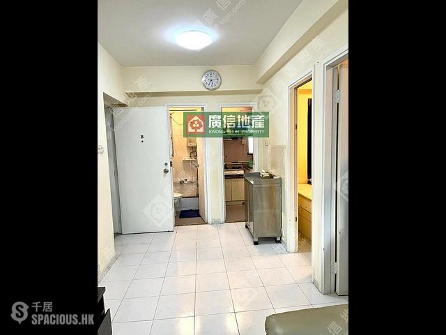 Mong Kok - Cheong Fat Mansion 01