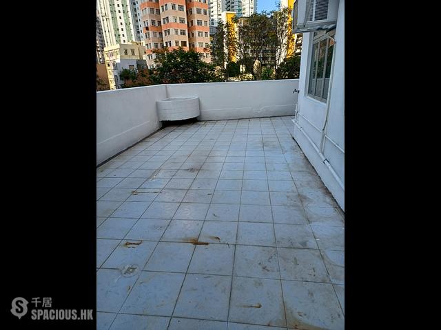 Shau Kei Wan - Tung Fai Building 01