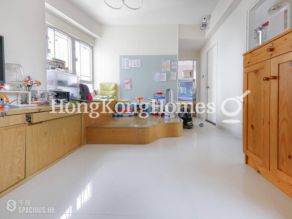 Kennedy Town - Harbour View Garden 01