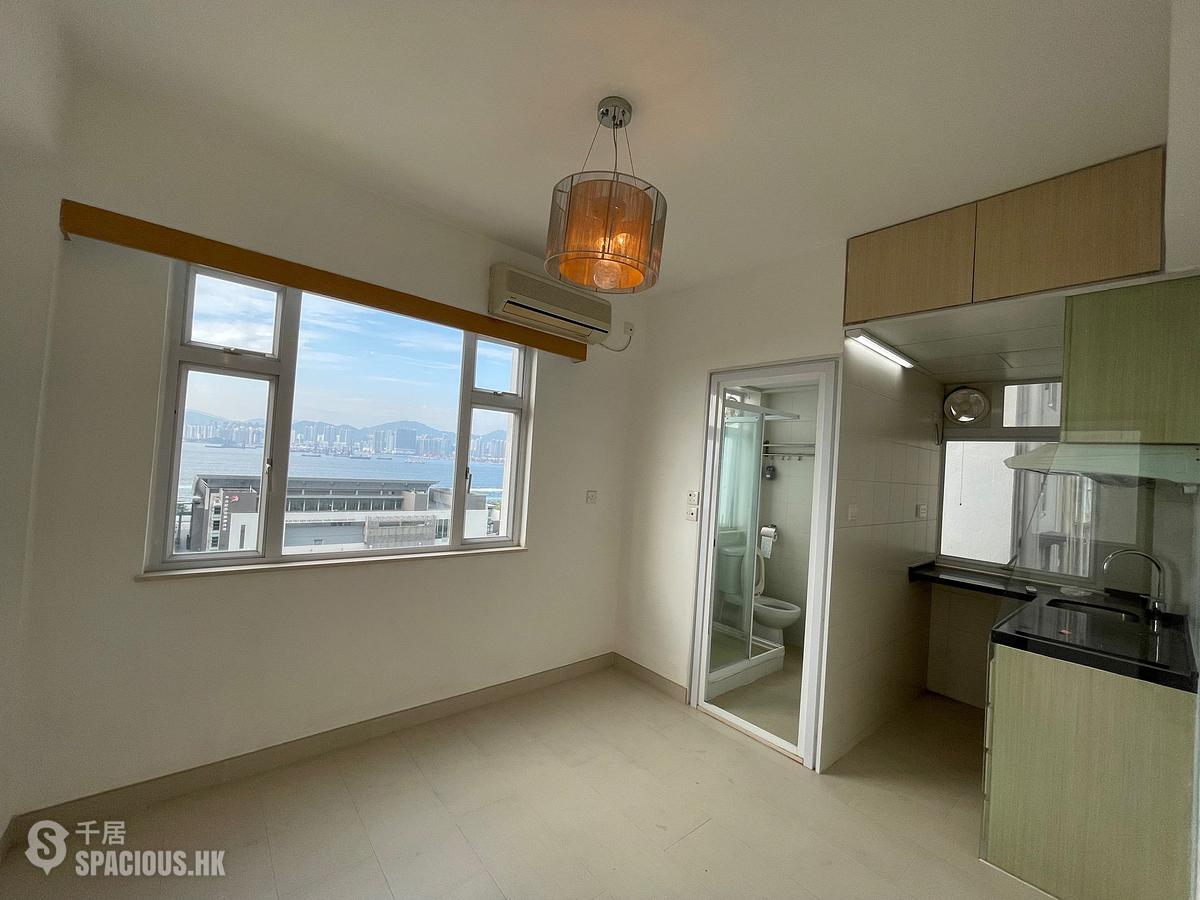 Sai Ying Pun - 129, Connaught Road West 01