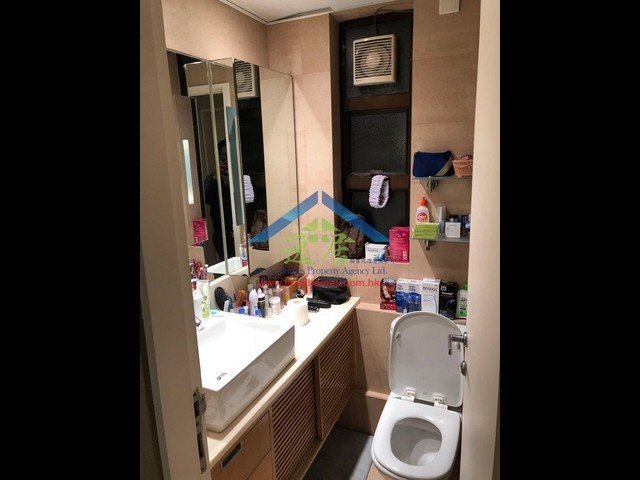 Pok Fu Lam - Chi Fu Fa Yuen Phase 3 Fu Cheong Yuen (Block H16) 01