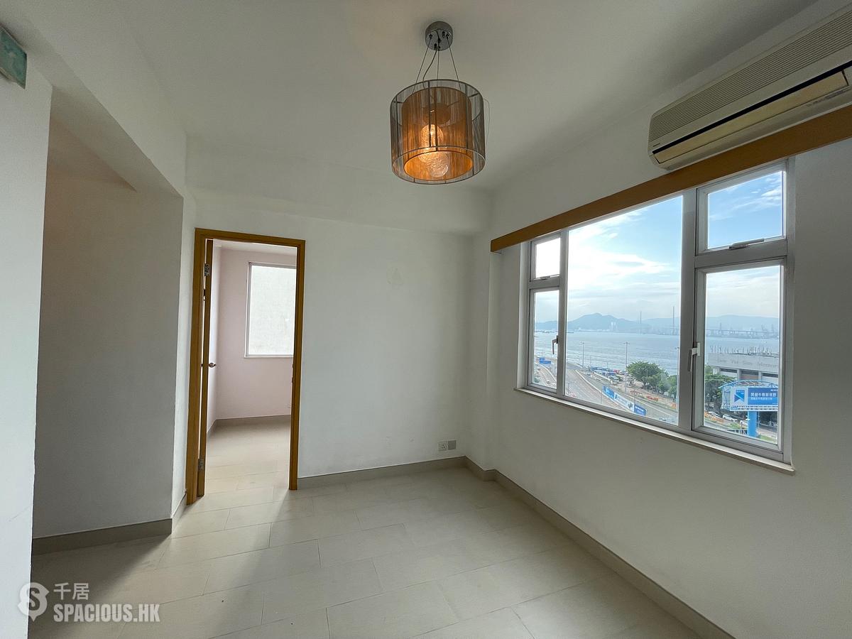 Sai Ying Pun - 129, Connaught Road West 01