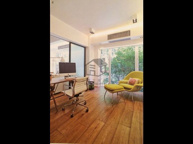 Mid Levels West - 41B, Conduit Road 01