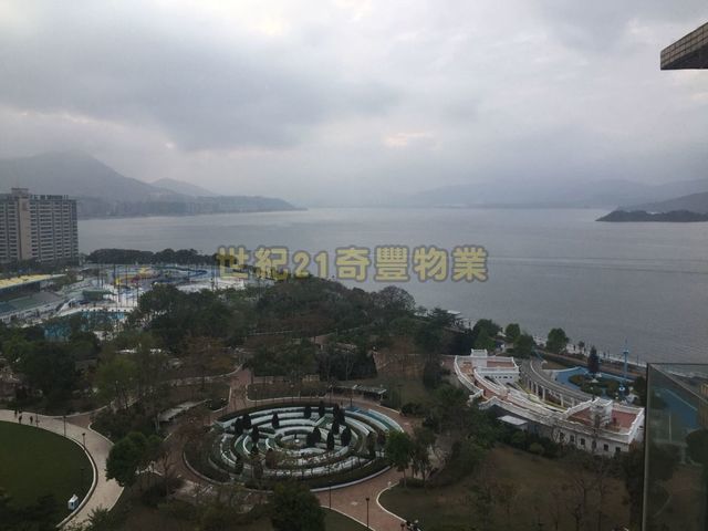 Ma On Shan - Villa Oceania 01