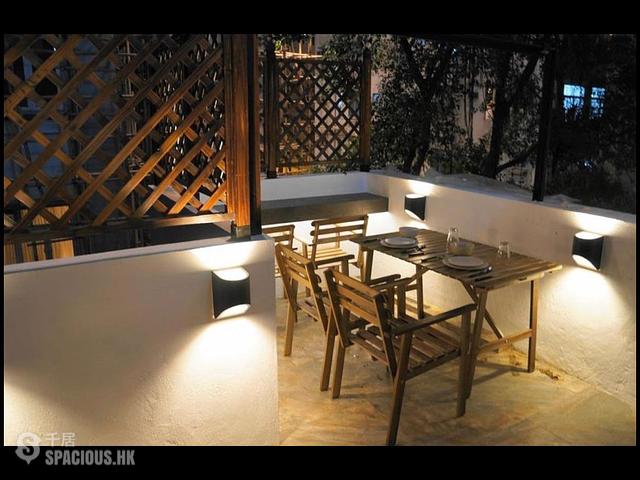 Sai Ying Pun - 99C, High Street 01