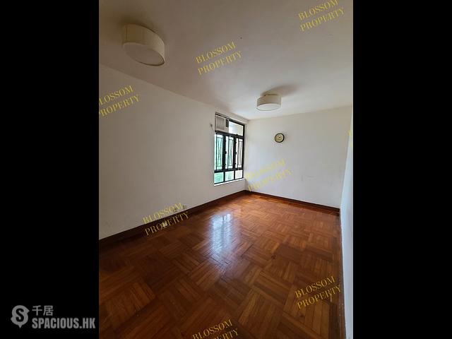 Pok Fu Lam - Chi Fu Fa Yuen Phase 3 Fu Wing Yuen (Block H19) 01